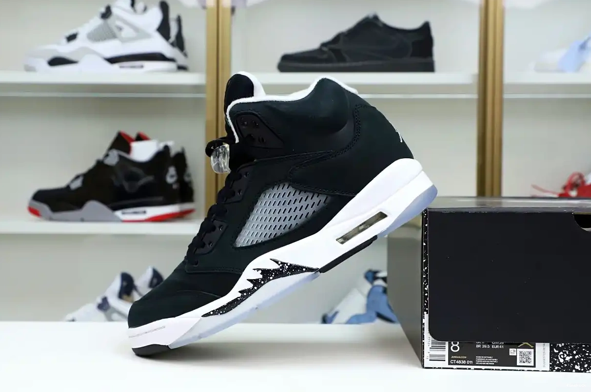 AIR 5 JORDAN 2021 RETRO 'OREO' 0704